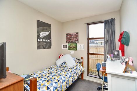 Photo of property in 2/32 Prestons Road, Redwood, Christchurch, 8051
