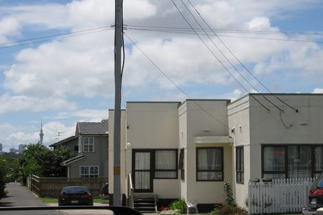 Photo of property in 2/493 Point Chevalier Road, Point Chevalier, Auckland, 1022