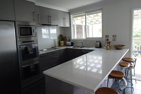 Photo of property in 46 Albatross Road, Red Beach, 0932