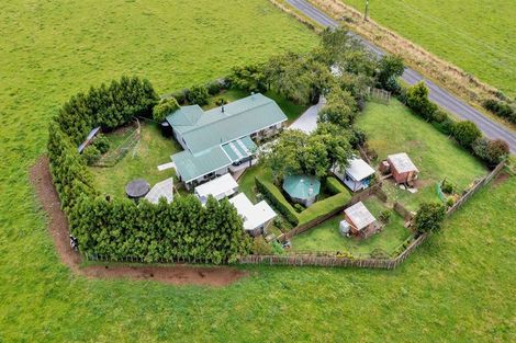 Photo of property in 244 Maata Road, Eltham, 4398