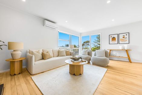 Photo of property in 35 Mcdowell Crescent, Hillcrest, Auckland, 0627