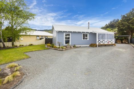 Photo of property in 7 Moonstone Grove, Birchville, Upper Hutt, 5018