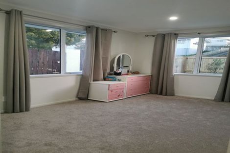 Photo of property in 28 Vandeleur Avenue, Birkdale, Auckland, 0626