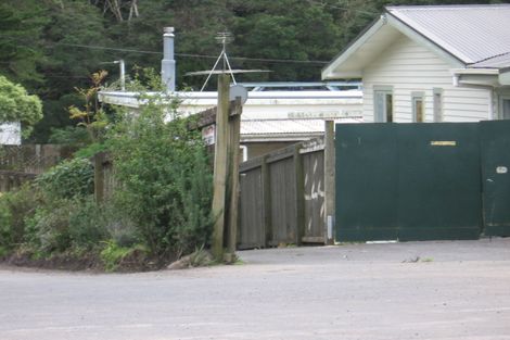 Photo of property in 1/617 Swanson Road, Swanson, Auckland, 0612