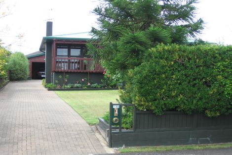 Photo of property in 135 Flanshaw Road, Te Atatu South, Auckland, 0610