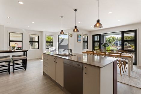 Photo of property in 10 Hei Esplanade, Whitianga, 3510