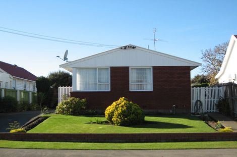 Photo of property in 2/15 Hardy Street, New Brighton, Christchurch, 8061