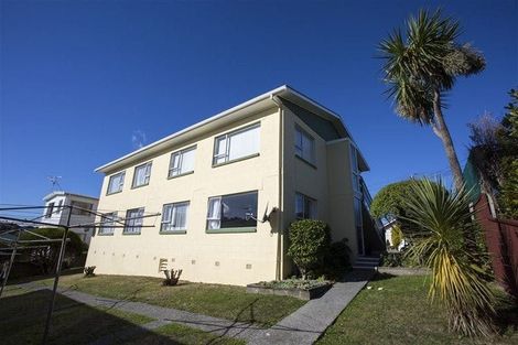 Photo of property in 2/6 Overtoun Terrace, Hataitai, Wellington, 6021