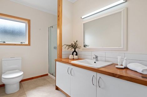 Photo of property in 32 Ballintoy Park Drive, Welcome Bay, Tauranga, 3175