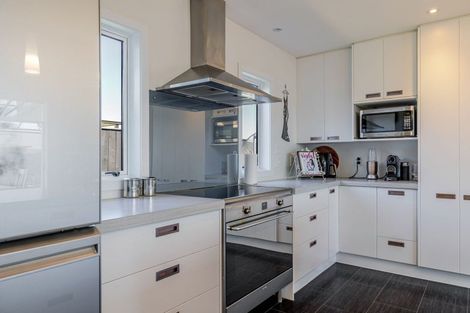 Photo of property in 2 Morocco Terrace, Kelvin Grove, Palmerston North, 4414