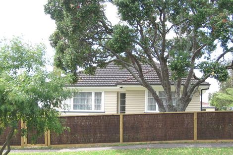 Photo of property in 15a Northall Road, New Lynn, Auckland, 0600