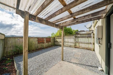 Photo of property in 2/3 Orwell Road, Greenhithe, Auckland, 0632