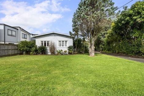 Photo of property in 93 Lynwood Road, New Lynn, Auckland, 0600