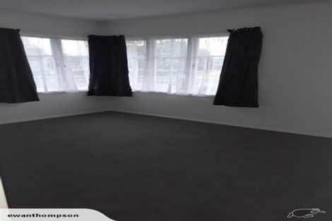 Photo of property in 2 Hereford Street, Te Atatu Peninsula, Auckland, 0610