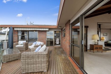 Photo of property in 31 Ridge Road, Waiake, Auckland, 0630