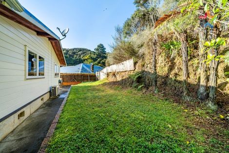 Photo of property in 38 James Grove, Stokes Valley, Lower Hutt, 5019
