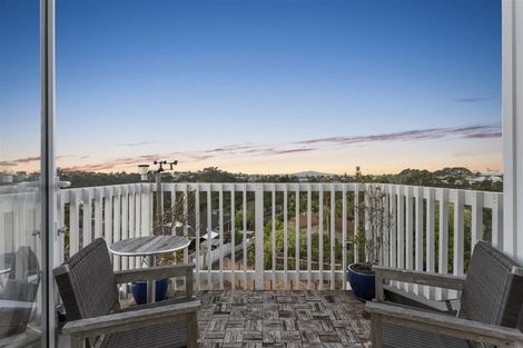 Photo of property in 13 Miraka Place, Birkenhead, Auckland, 0626