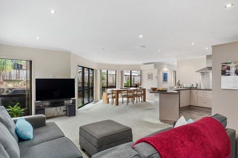 Photo of property in 60 Cabeleigh Drive, Helensville, 0800