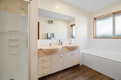 Photo of property in 32a Sawyers Arms Road, Northcote, Christchurch, 8052