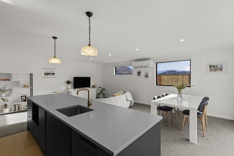 Photo of property in 43 Spur Ridge Rise, Jacks Point, 9371