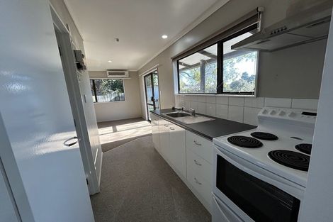 Photo of property in 17 Oakmont Place, Wattle Downs, Auckland, 2103