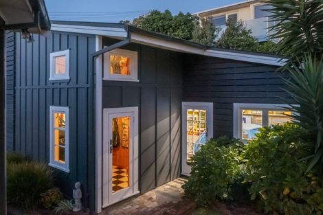 Photo of property in 33 Tainui Street, Raumati Beach, Paraparaumu, 5032