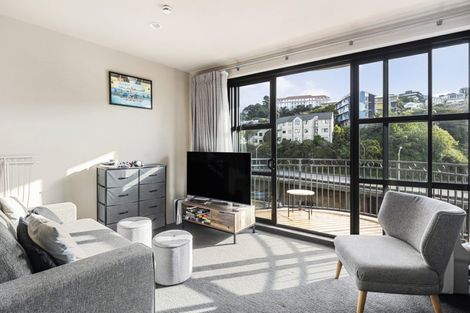 Photo of property in Atrium Towers, 5p/154 The Terrace, Wellington Central, Wellington, 6011