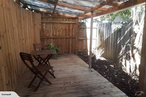 Photo of property in 142 Edgewater Drive, Pakuranga, Auckland, 2010