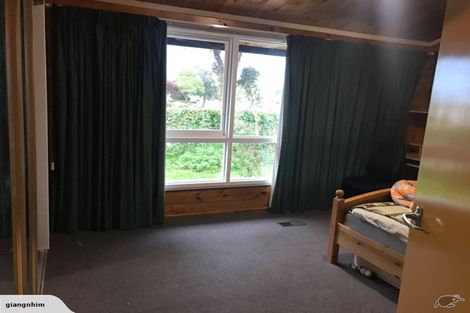 Photo of property in 1 Kent Crescent, Awapuni, Palmerston North, 4412