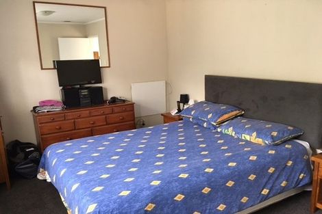 Photo of property in 1/29 Ridgewood Crescent, Birkenhead, Auckland, 0626