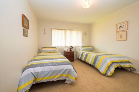 Photo of property in 2/6 Ti Nana Crescent, Henderson, Auckland, 0610