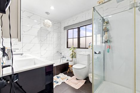 Photo of property in 11 Whitbourne Heights, Manurewa, Auckland, 2105