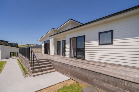 Photo of property in 4 Fred Harsant Drive, Cooks Beach, 3591