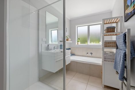 Photo of property in 28 Probert Crescent, Chartwell, Hamilton, 3210