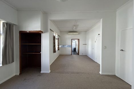 Photo of property in 96 Derwent Street, Island Bay, Wellington, 6023