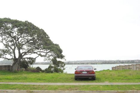 Photo of property in 42 Compass Way, Half Moon Bay, Auckland, 2012