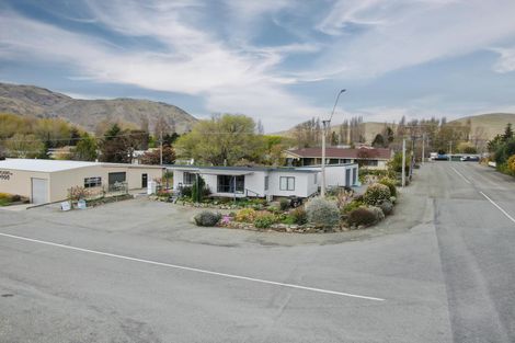 Photo of property in 2 East Road, Otematata, 9412