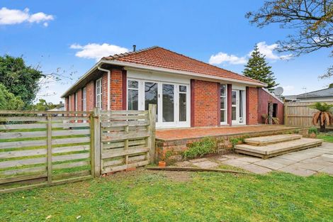 Photo of property in 59 Weston Avenue, Roslyn, Palmerston North, 4414