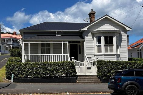 Photo of property in 8 Cheltenham Road, Devonport, Auckland, 0624