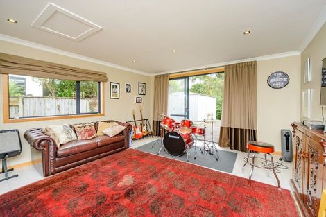 Photo of property in 56 Ruapehu Drive, Fitzherbert, Palmerston North, 4410