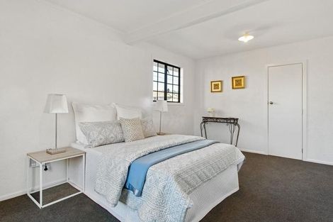 Photo of property in 30 Barrys Road, Glendene, Auckland, 0602