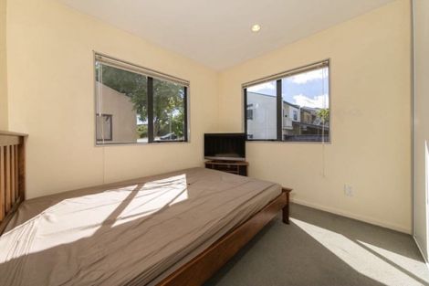Photo of property in 3 Sun Place, Henderson, Auckland, 0612