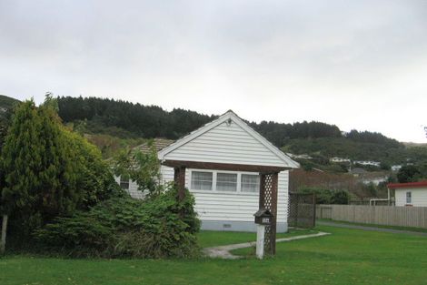 Photo of property in 11a Rossiter Street, Tawa, Wellington, 5028