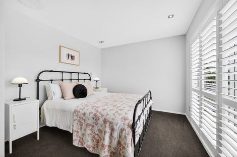 Photo of property in 9a Craig Road, Milford, Auckland, 0620