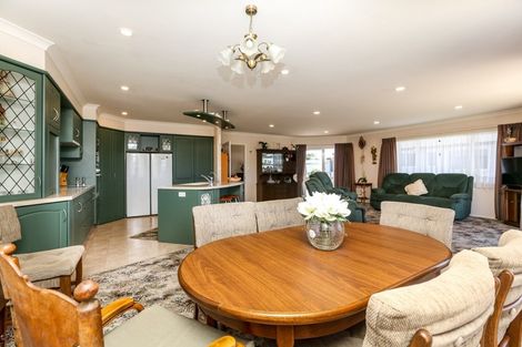 Photo of property in 14 Belt Road, Moturoa, New Plymouth, 4310