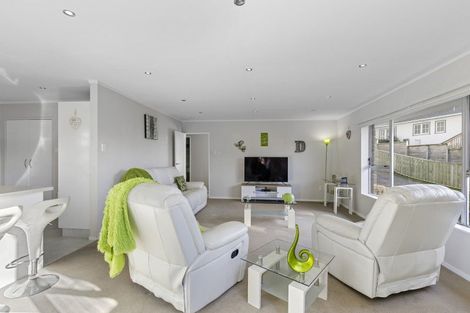 Photo of property in 19b Hicks Close, Whitby, Porirua, 5024