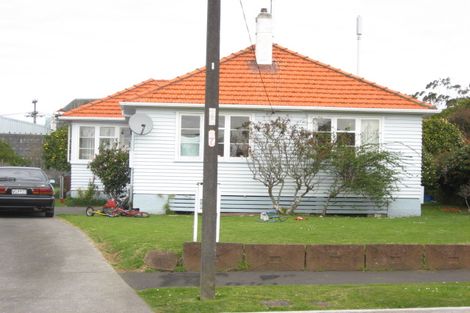 Photo of property in 42 Drake Street, Vogeltown, New Plymouth, 4310