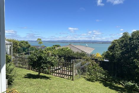 Photo of property in 47 Hadfield Street, Beach Haven, Auckland, 0626