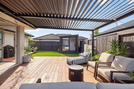 Photo of property in 33 Te Kio Crescent, Papamoa Beach, Papamoa, 3118