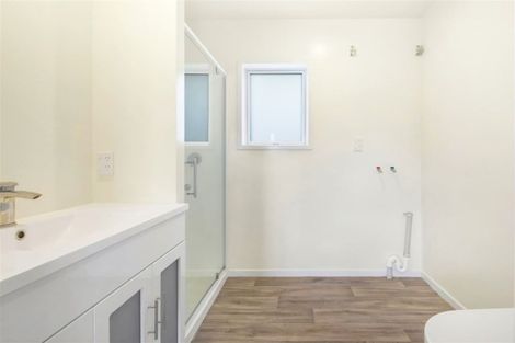 Photo of property in 8 Birdwood Road, Swanson, Auckland, 0612